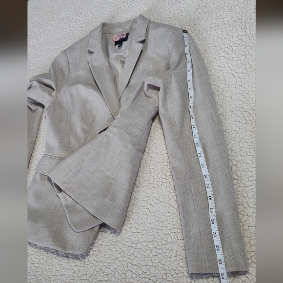 The limited Collection Women's 2 - Picture 7 of 9